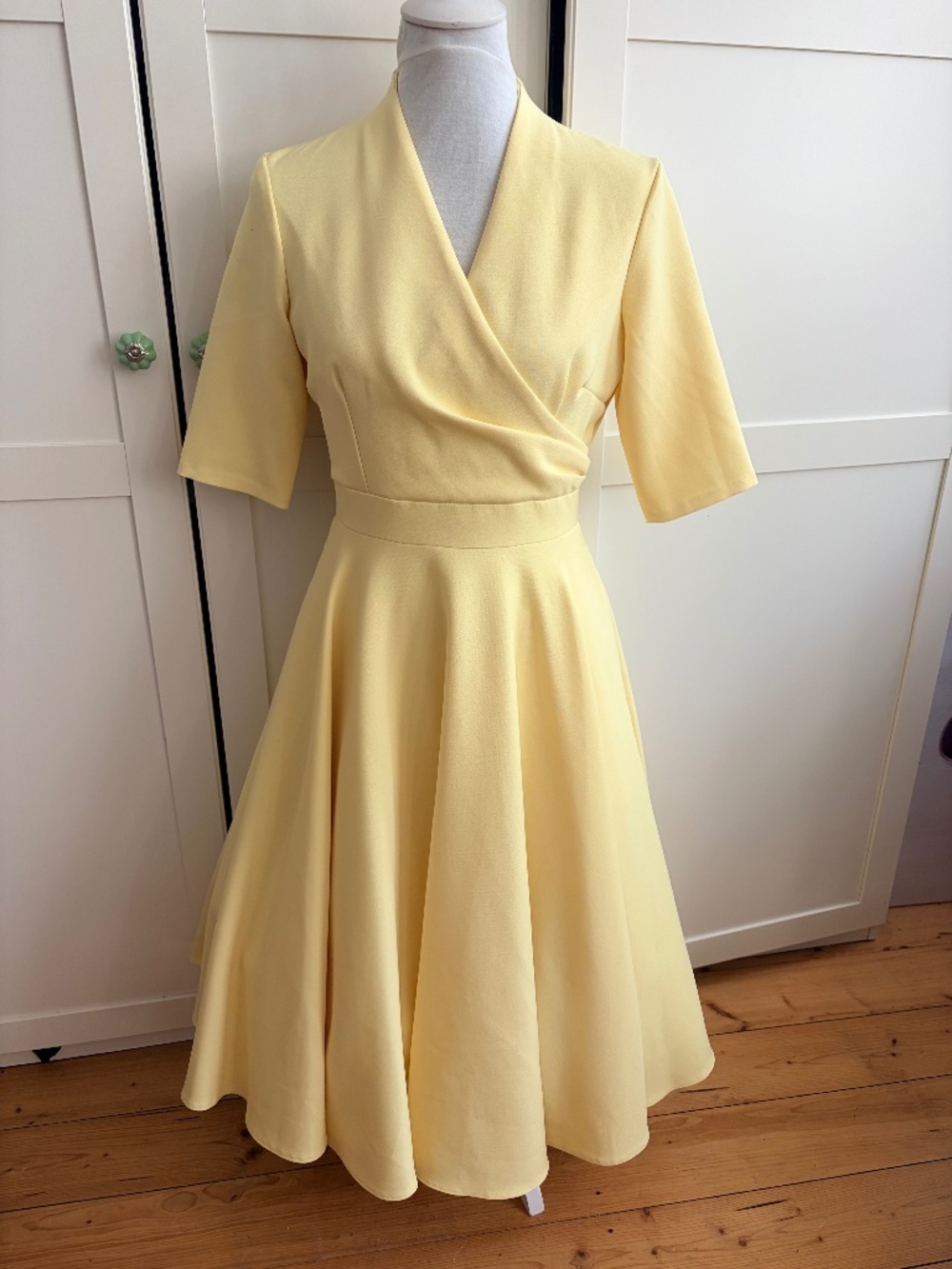 The pretty dress company UK10 S buttercup